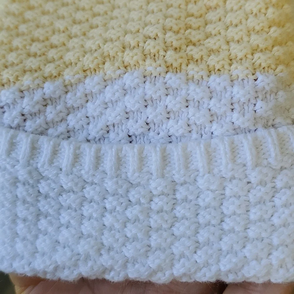CROFT & BARROW, lightweight 100% cotton yellow and white sweater. - Picture 3 of 12